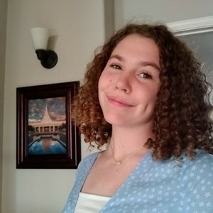 Meet your Posher, Hallie